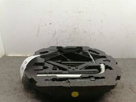 564.vw1c14 Volkswagen 2014 Beetle Jack And Tools 1395079
