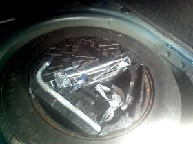 564.vw1j03 Volkswagen Jetta 2003 Jack 151670