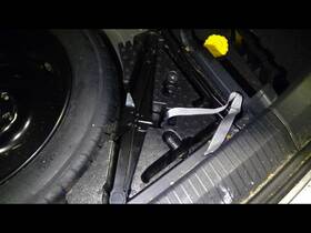 564.vw1t20 Volkswagen 2020 Tiguan Jack And Tools 1566159