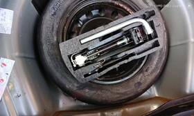 566.vw1h12 Volkswagen Jetta 2012 Spare Wheel Carrier 765778