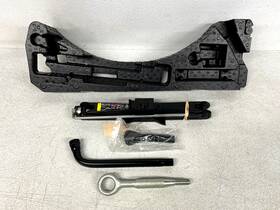 31680566 Volvo 2019-2025 S60 Emergency Spare Tire Wheel Jack With Tools Set Oem Lot2723