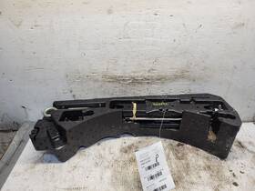 564.vo1a20 Volvo S60 2020 Jack And Tools 1752413