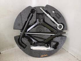 564.vo1p18 Volvo S60 2018 Jack 2293846