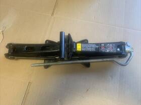 8m51-17080-bc Volvo 2008- 2013 C30 Emergency Wheel Tool Jack Lift Oem