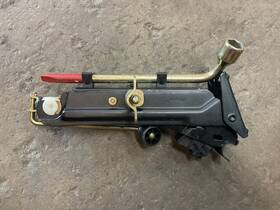 9444571 Volvo 93 94 95 96 97 850 Oem Jack Factory Tool With Lug Wrench B12a