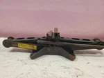 Oem Jack Gm #22671683 For 1992-2005 Cavalier 1997-2005 Malibu 1999-2005 Grand Am. Fixed Price $17.50.