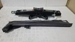 2003-2021 Express 2500 Van Jack/toolkit 2000KG Black Scissor Id 84902592. Fixed Price $202.50.