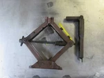 2005 Pontiac G6 Jack W/tools Slight Rust 351982. Fixed Price $60.00.