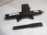 2009-2017 Chevrolet Traverse Wheel Tire Jack Assembly W/tool Oem Lkq. Fixed Price $58.29.