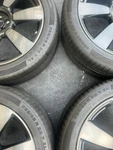22" Use Rolls Royce Cullinan Set Of 4 Wheel And Tires. Fixed Price $2100.00.