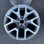 Single 17 Inch Wheel/rim Gmc Canyon 2015-2022 Oem Gray Machined 5692. Fixed Price $229.90.