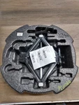 Elantra 2014 Jack 1079733. Fixed Price $114.80.