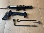 2008-10 Saturn Vue Emergency Tire Jack & Tool Kit Set Case Oem. Fixed Price $63.98.