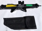 05-10 Kia Sportage Jack And Tool Kit Roadside Spare 1048655 Oem. Fixed Price $45.61.