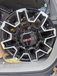 2020-2026 Gmc Sierra 2500 3500 Oem 20X8.5 Black Machined Wheel Rim W/ Cap. Fixed Price $225.00.